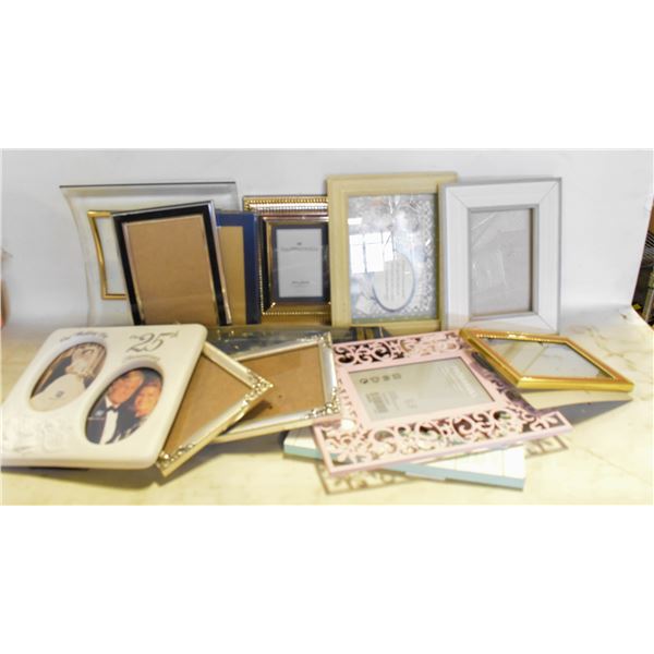 PHOTO FRAMES & CANDLES