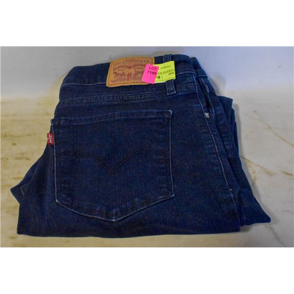 MENS 30/30 LEVIS STRAUSS JEANS