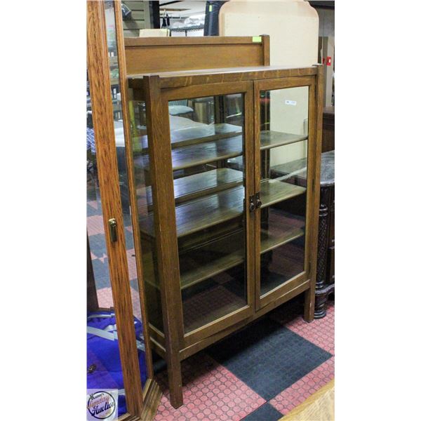 VINTAGE MID CENTURY MODERN GLASS DOOR CABINET