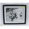 Image 1 : AUTOGRAPHED BOBBY ORR PHOTOGRAPH 27 IN X 22 IN