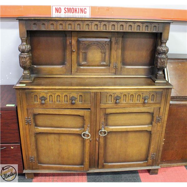 VINTAGE WOOD ORNATE SIDEBOARD WITH HUTCH