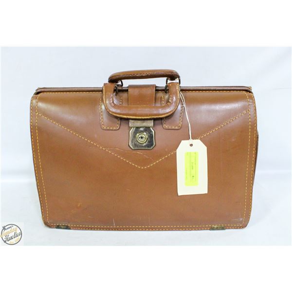 VINTAGE LEATHER ATTACHED CASE