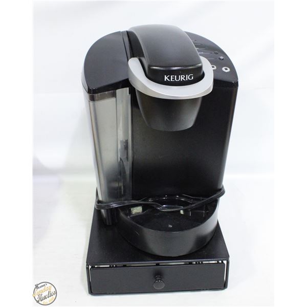 BOX WITH KEURIG COFFEE MACHINE & K-CUP