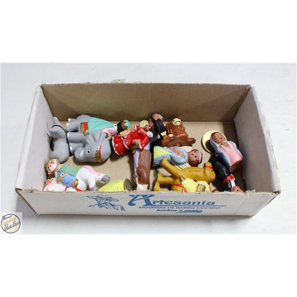 LOT OF VINTAGE CHRISTMAS ORNMENTS