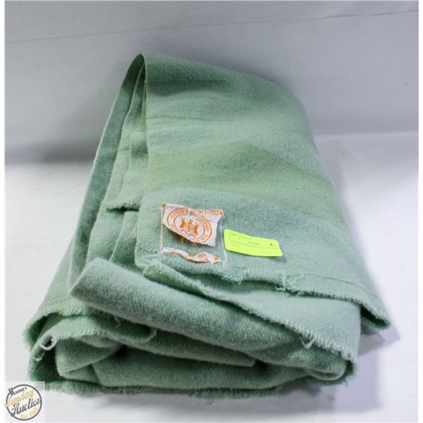 VINTAGE HUDSON BAY 4 BAR WOOL POINT