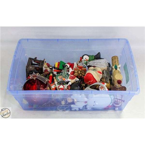 LOT OF CHRISTMAS DECORATIONS