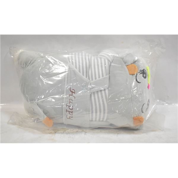 UNCLAIMED FREIGHT: HAPPY PLUSH COW BLANKET 2 IN 1