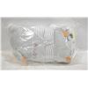 Image 1 : UNCLAIMED FREIGHT: HAPPY PLUSH COW BLANKET 2 IN 1