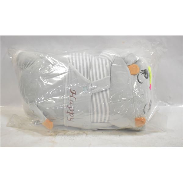 UNCLAIMED FREIGHT: HAPPY PLUSH COW BLANKET 2 IN 1