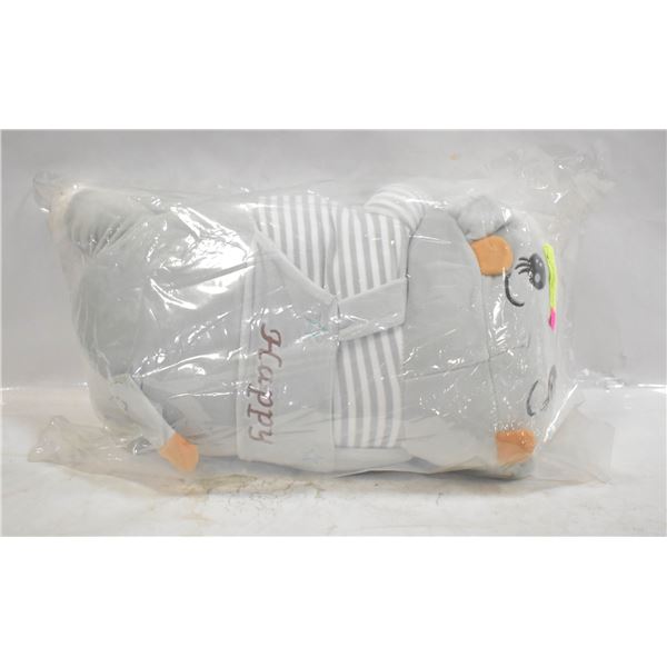 UNCLAIMED FREIGHT: HAPPY PLUSH COW BLANKET 2 IN 1