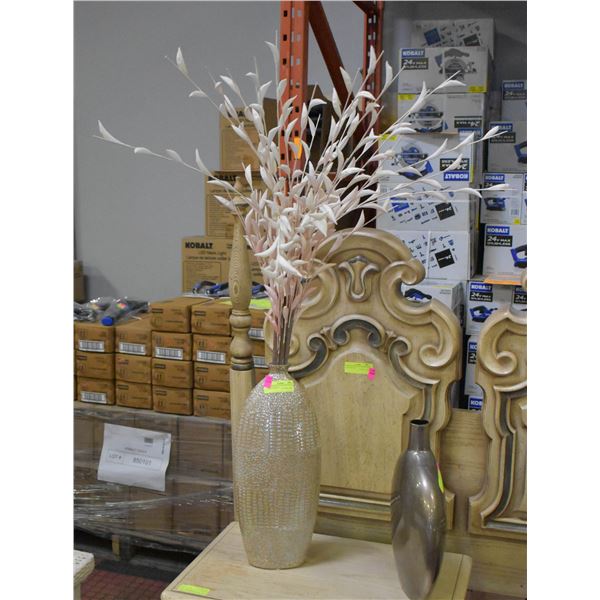 DECORATIVE 19" CERAMIC VASE W/ ARRANGEMENT