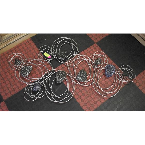 SHOWROOM FLOOR MODEL METAL SQUIGGLE