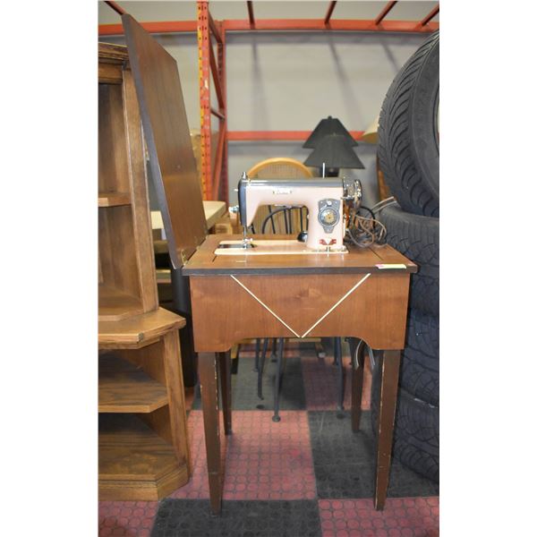 ZENITH DE LUXE PRECISION BUILT SEWING MACHINE IN