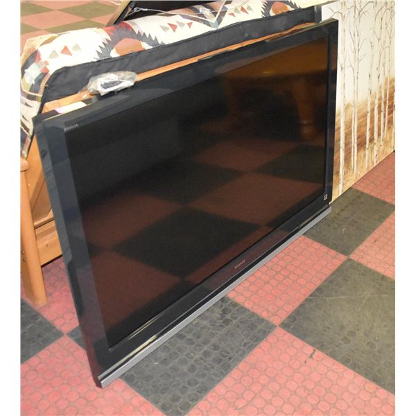 SONY 56" TV *NOTE THERE IS A THIN LINE ON SCREEN*