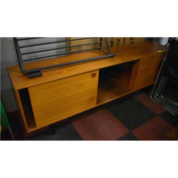 VINTAGE WOOD CABINET WITH 4 DRAWERS