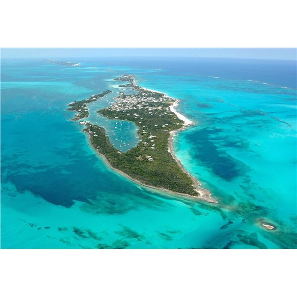5 Days in the Beautiful Bahama for 4 People