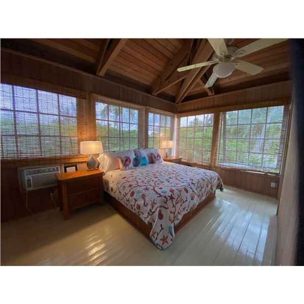 Beautiful Bahamas Beachfront Vacation for 8 People on Peaceful Island