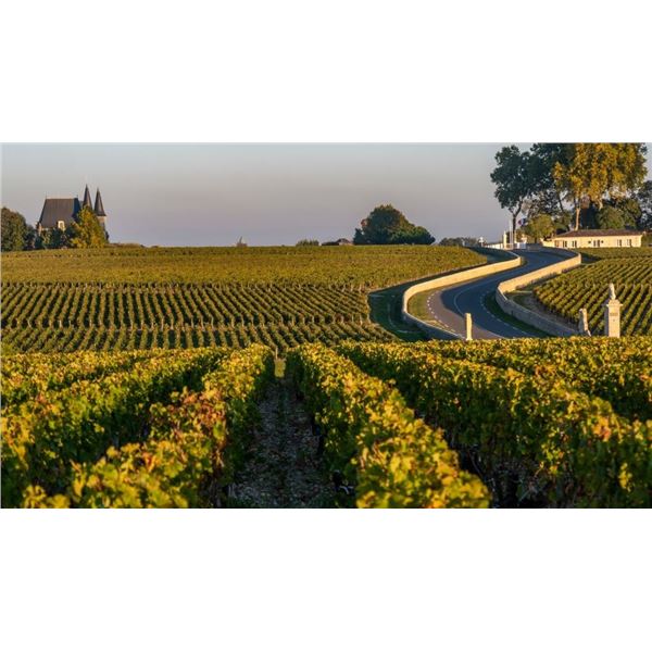 7-NIGHT FRANCE CHATEAU STAY FOR 10