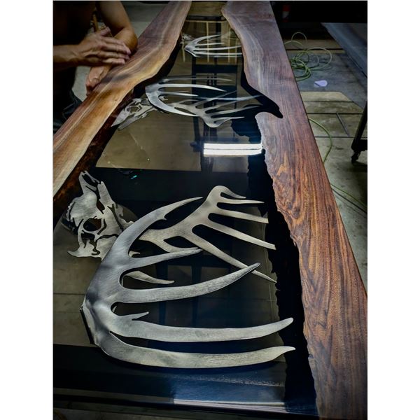 CUSTOM CENTERPIECE BAR