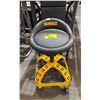 Image 1 : DEWALT HEIGHT ADJUSTABLE SHOP STOOL