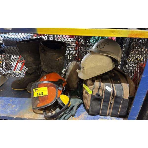 HARD HATS, BAFFIN SIZE 10 BOOTS, KNEE PADS, WORK GLOVES & SOFT TOOL BAG WITH CONTENTS