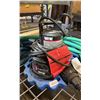 Image 2 : WAYNE ELECTRIC AUTO ON-OFF POOL COVER WATER REMOVAL PUMP & 2 WATER HOSES