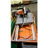 Image 3 : RIDGID R4031 PORTABLE WET TILE SAW WITH STAND