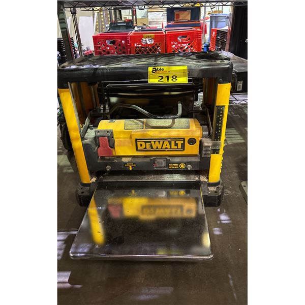 DEWALT DW733 PORTABLE THICKNESS PLANER