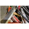 Image 5 : PALLET OF ASSORTED HARDWARE, RATCHET STRAPS, STRING WORK LIGHTS, HOSE, ELECTRIC SANDER & MORE *MUST