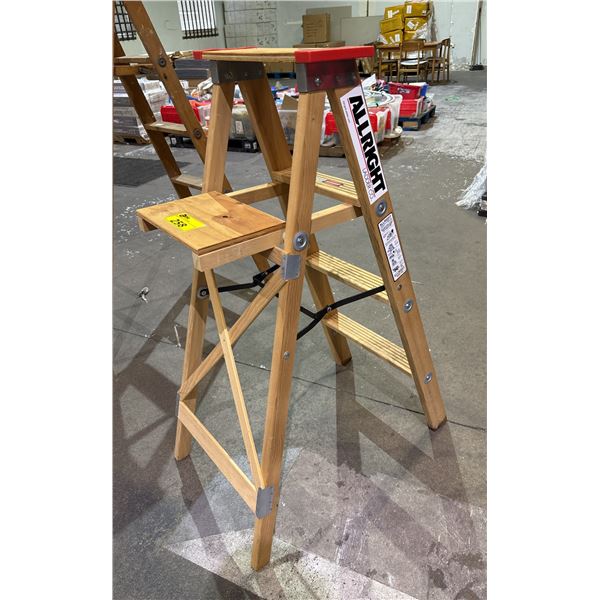 ALLRIGHT 0504-04 WOODEN STEP LADDER WITH A 300 LB CAPACITY