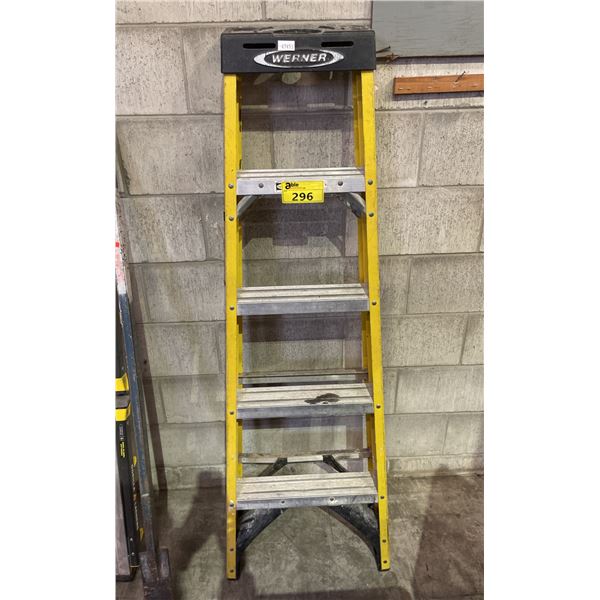 WERNER 5' STEP LADDER