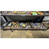 Image 1 : SHELF OF SMALL HAND TOOLS, KNEE PADS & CABLE