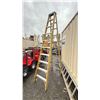 Image 1 : 10' ALUMINUM/FIBREGLASS LADDER