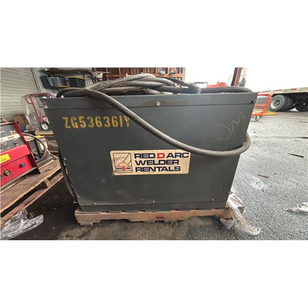 LINCOLN IDEALARC DC-600 ARC WELDER