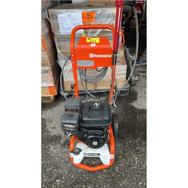 HUSQVARNA 3200 PSI PRESSURE WASHER WITH A BRIGGS & STRATTON CR950 GAS POWERED ENGINE WITH HOSE &