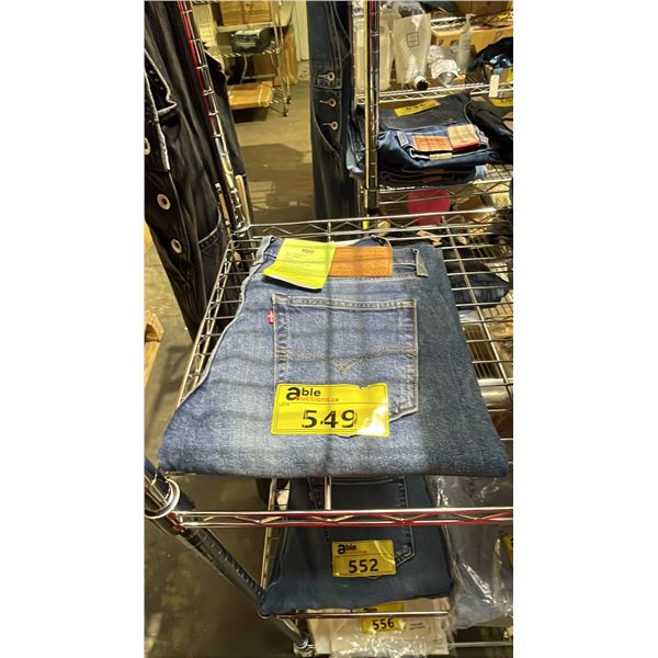 1 PAIR OF LEVIS 514 STRAIGHT 31 32 JEANS