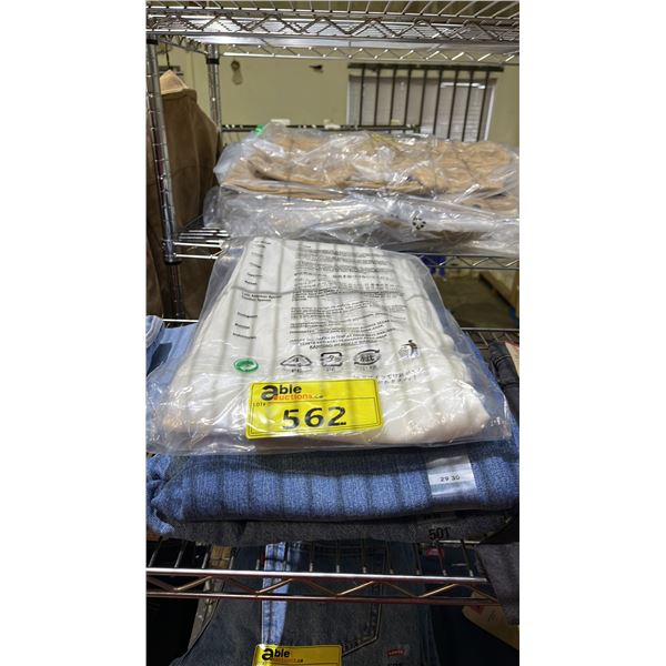 1 PAIR OF LEVIS 29 28 JEANS, 2 PAIRS OF LEVIS 29 30 JEANS & 1 PAIR OF LEVIS 29 32 JEANS