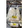 Image 1 : 4 LEVIS MEDIUM LONG SLEEVE BUTTON UP SHIRTS