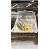Image 1 : 4 PAIRS OF LEVIS 37 31 JEANS