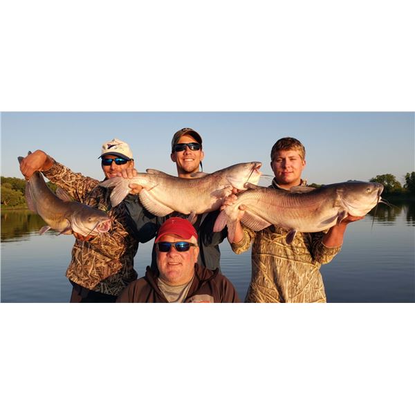 City Cats Guide Service – Trophy Catfishing Trip for 3 Anglers