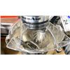 Image 4 : KITCHENAID PRO 5 PLUS 7 QUART 6.6L ELECTRIC COUNTERTOP BOWL-LIFT STAND MIXER WITH BOWL & ATTACHMENTS