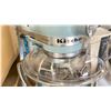 Image 2 : KITCHENAID ARTISAN 5 QUART 4.7L ELECTRIC COUNTERTOP TILT-HEAD STAND MIXER WITH BOWL & ATTACHMENTS