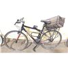 Image 1 : GT VANTARA BLACK 24 SPEED ROAD BIKE
