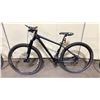 Image 1 : SCOTT BLACK 20 SPEED FRONT SUSPENSION MOUNTAIN BIKE WITH FULL DISC BRAKES