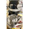 Image 2 : KITCHENAID PRO 600 6 QUART 5.7L ELECTRIC COUNTERTOP BOWL-LIFT STAND MIXER WITH BOWL & ATTACHMENTS