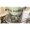 Image 2 : KITCHENAID ARTISAN 5 QUART 4.7L ELECTRIC COUNTERTOP TILT-HEAD STAND MIXER WITH BOWL & ATTACHMENTS