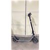 Image 2 : REYTH ELECTRIC SCOOTER * NO KEY, NO CHARGER, NO BATTERY *