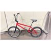 Image 2 : SUNDAY PRIMER RED BMX STUNT BIKE