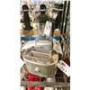 Image 1 : KITCHENAID K400 COUNTERTOP 3 SPEED ELECTRIC BLENDER & KITCHENAID ELECTRIC COUNTERTOP 2 SLICE