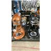 Image 2 : SHELF OF ASSORTED KITCHENAID COUNTERTOP ELECTRIC STAND MIXERS *PARTS ONLY, NEED REPAIRS*